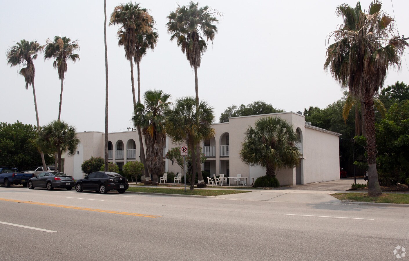 Photo - 46 E Davis Blvd Apartments