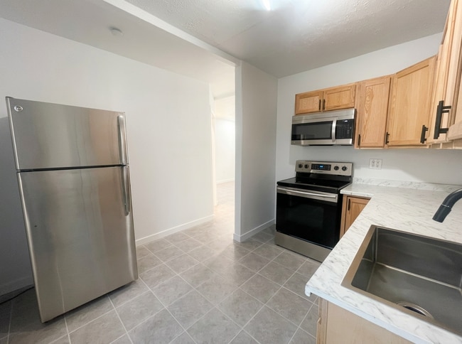 Photo - 240 1/2 E Beech Ave