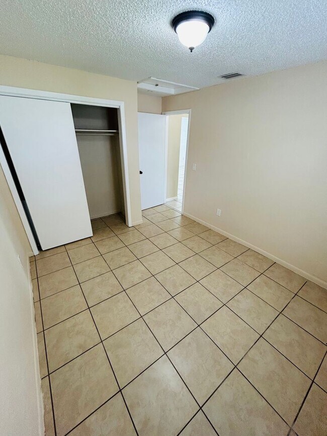 Photo - 2648 South Dr Unidad 2648 South 3