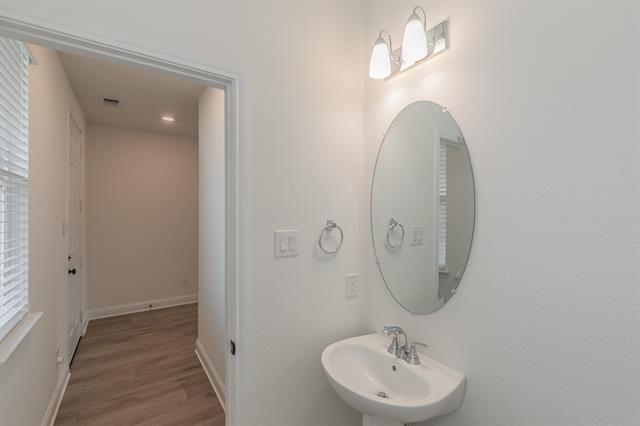 Photo - 346 Boroughbridge Dr