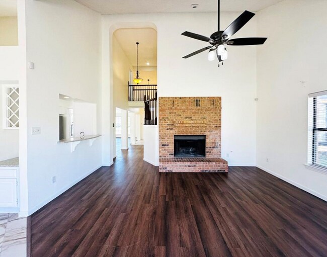 306 Applewood Dr