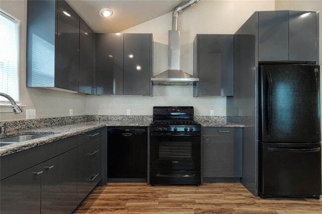 Photo - 2705 La Mesa Dr