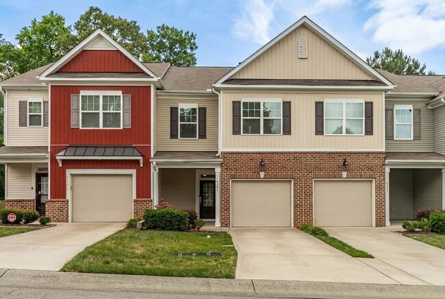 Building Photo - 3be / 2.5ba Townhouse with Screened Porch in North Durham