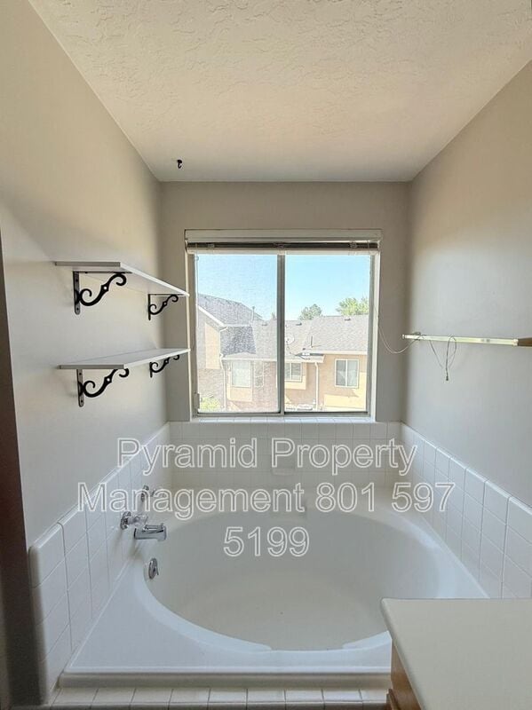 Photo - 979 Blue Heron Cir