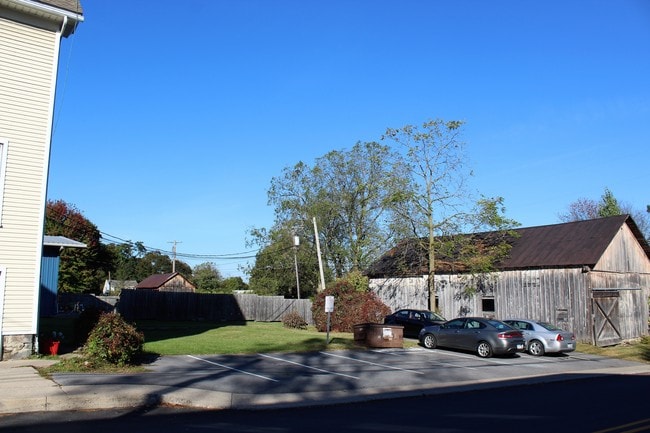 Photo - 101 W Pine Grove Rd