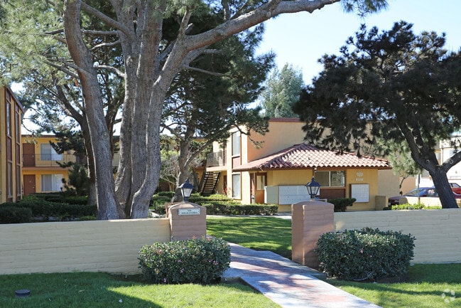 Hillside Villas - Hillside Villas Apartments