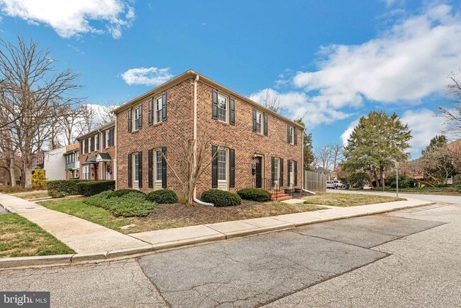 Photo - 1772 Dryden Way