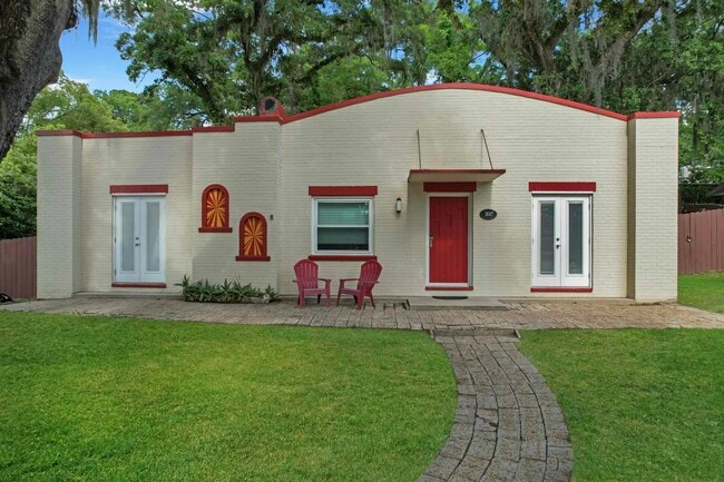 Building Photo - 1647 Lake Ella Dr Rental