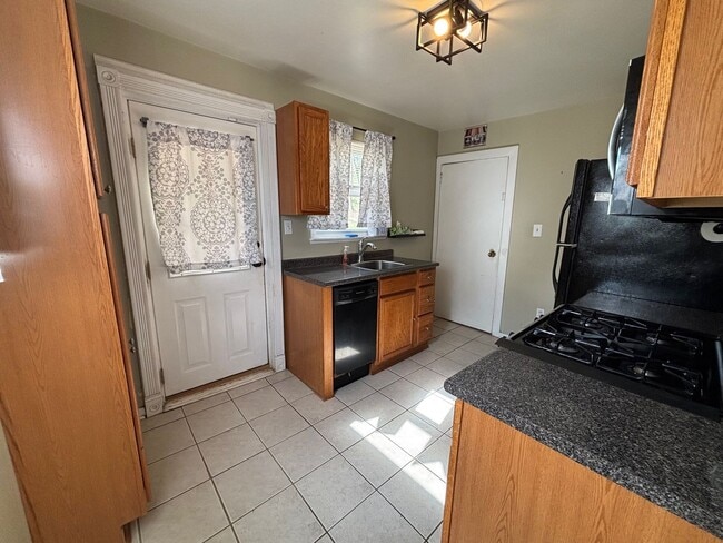 Photo - 3 Bedroom Home in South Park!