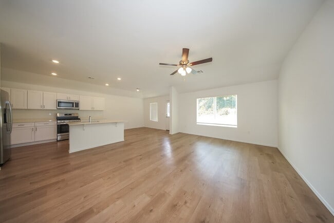 Photo - 5908 Norway Spruce St