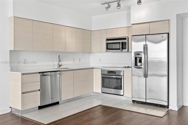 Building Photo - 4250 Biscayne Blvd Unit 808