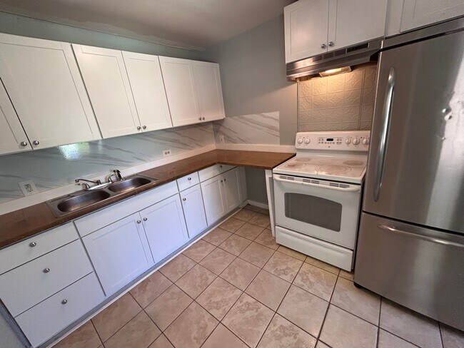Photo - 5565 Minosa Cir E