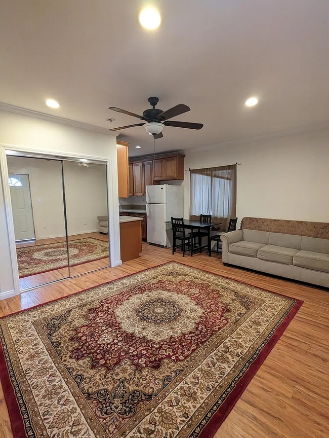 Photo - 12640 Bessemer St Unidad 1