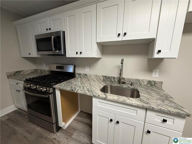Photo - 608 St John St