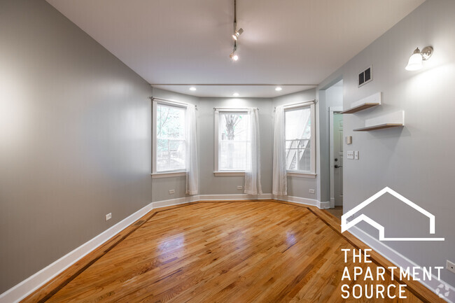 Building Photo - 2933 N Ridgeway Ave Unit 1 Rental