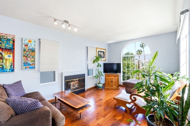 Photo - 612 Alta Vista Dr