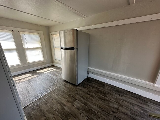 Photo - 820 College St Unit 822 Apartment 3 (Upstairs Back)