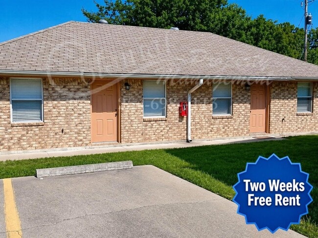 Building Photo - 204 W Avenue F Unit B