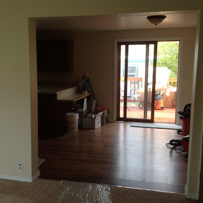 Photo - 2405 W College St