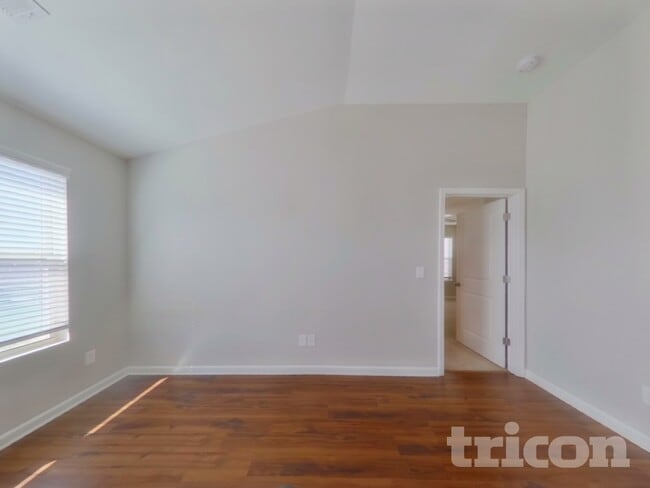 Photo - 711 Tallaran Rd