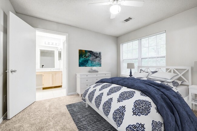 Dormitorio principal de Manchester at Wesleyan - Manchester at Wesleyan