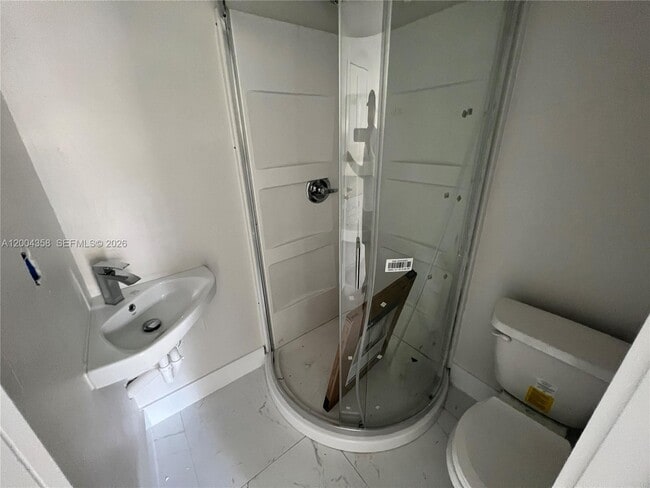 Photo - 27 NE 5th Ave Unit Efficiency