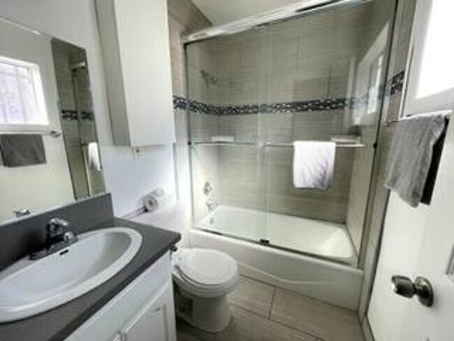 Photo - 3771 Jasmine