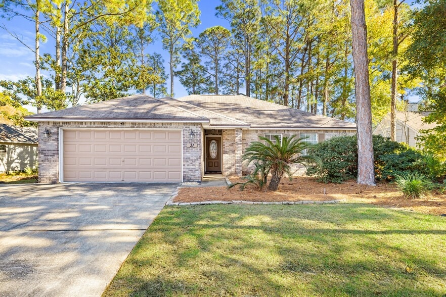31 Bay Walk Ct