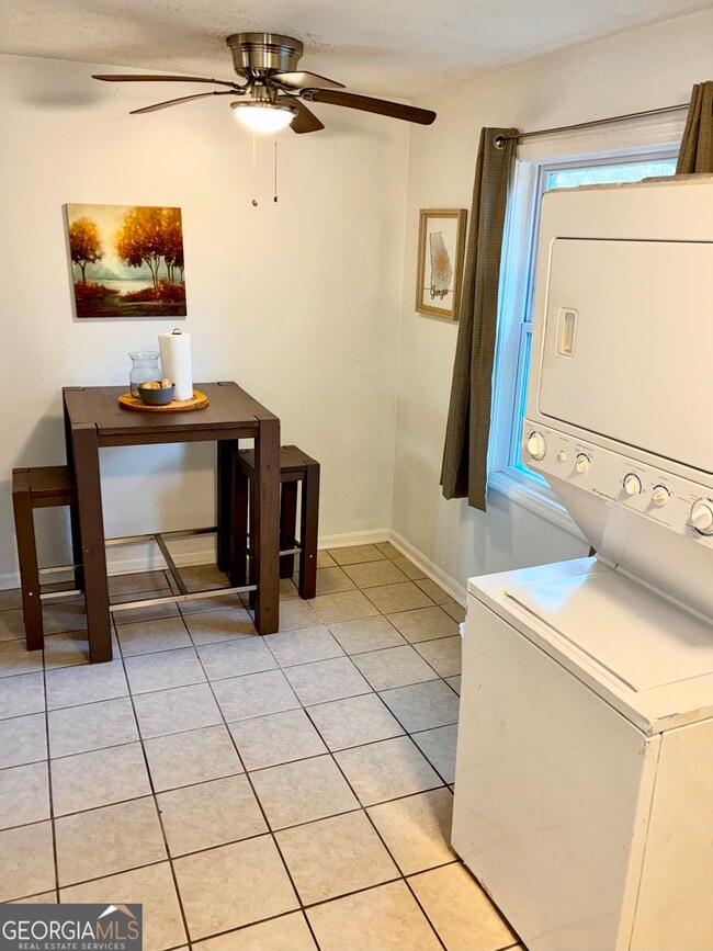 Photo - 1859 Williams Ave