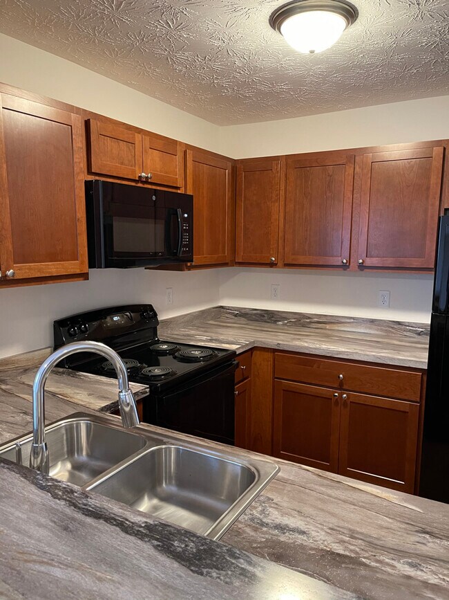 90 Courtyard Ln Townhome Townhome Rental in Amelia OH