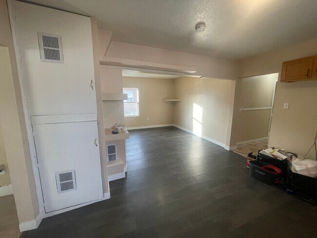 Photo - 319 W 14th St