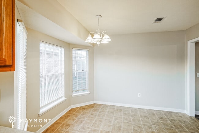 Photo - 121 Cedar Spring Cir