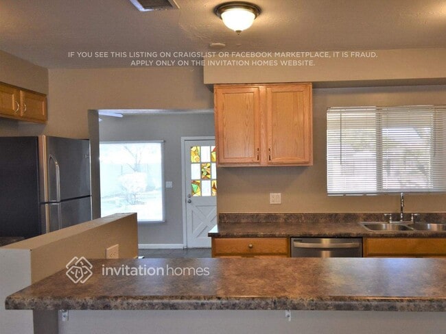 Photo - 2532 E Clarendon Ave