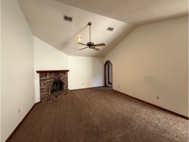 Photo - Great Value-2 Bedroom Villa- Includes Water and Lawn Care!