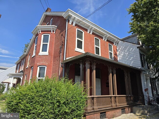 Photo - 1017 Chestnut St