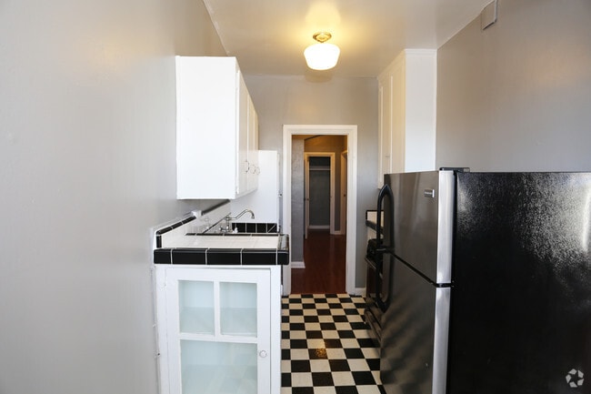 1BR, 1BA-Kitchen