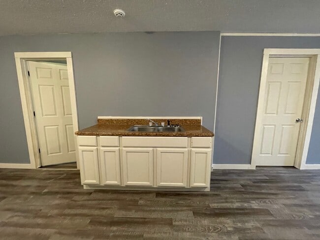 Photo - 1329 E Main St