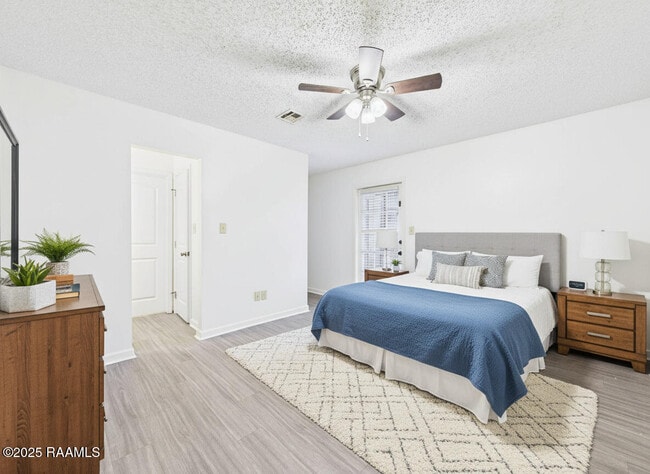 Photo - 108 Shekel Dr