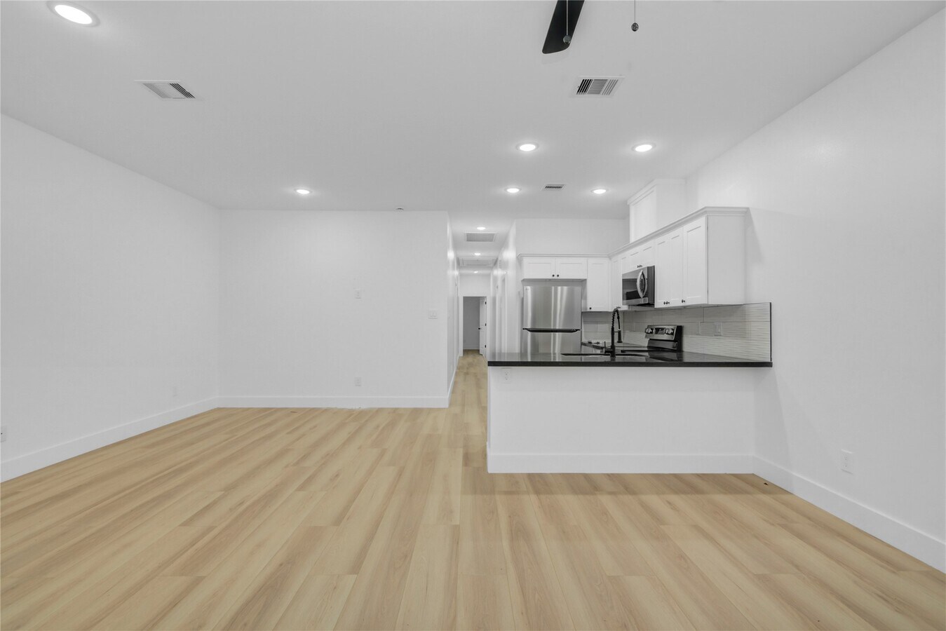 Photo - 8410 Sunnyhill St