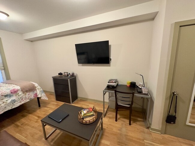 Photo - 1432 N. Carlisle