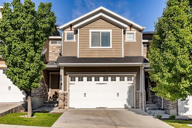 Building Photo - Comfort Meets Convenience in This Herriman... Rental