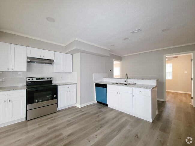 Building Photo - REMODELED AND UPDATED 4 BEDROOM 2 BATH LEA... Rental