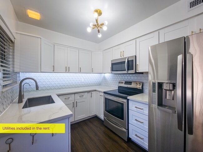 Photo - 215 N Kenwood St Unit 201