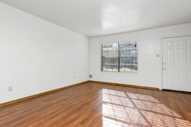 Photo - Tiffany Square Apartments