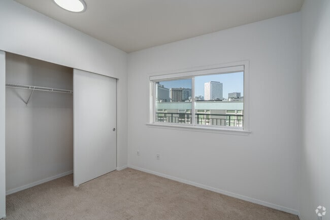 2BR, 2BA - 1,100SF - Bedroom