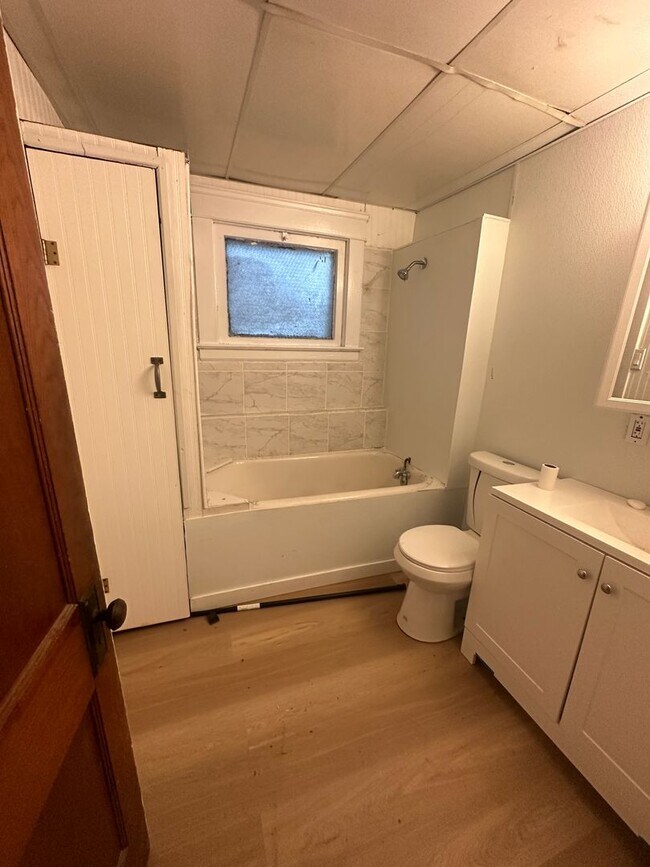 Photo - NO DEPOSIT East Cleveland Upstairs