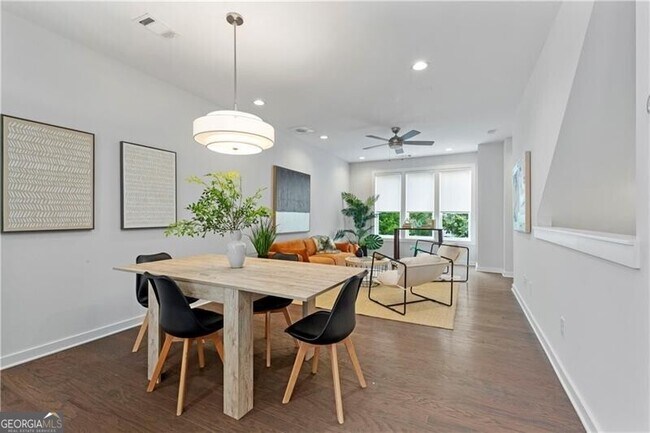 Photo - 415 Gartrell St SE