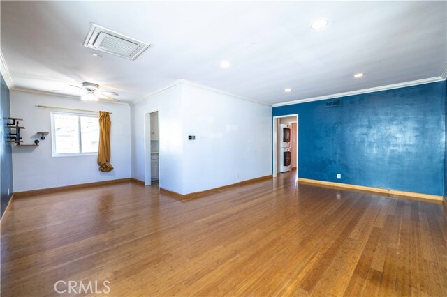 Photo - 1227 E 1st St