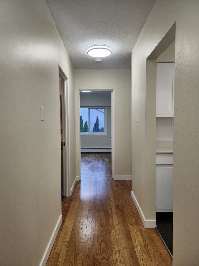 Photo - 1653 Oak Bay Ave Unit 201