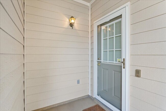 Photo - 141 Dickens Cir